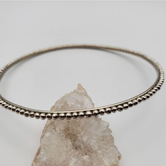 The dotted line slider bracelet B1518 - Picture 2 of 4